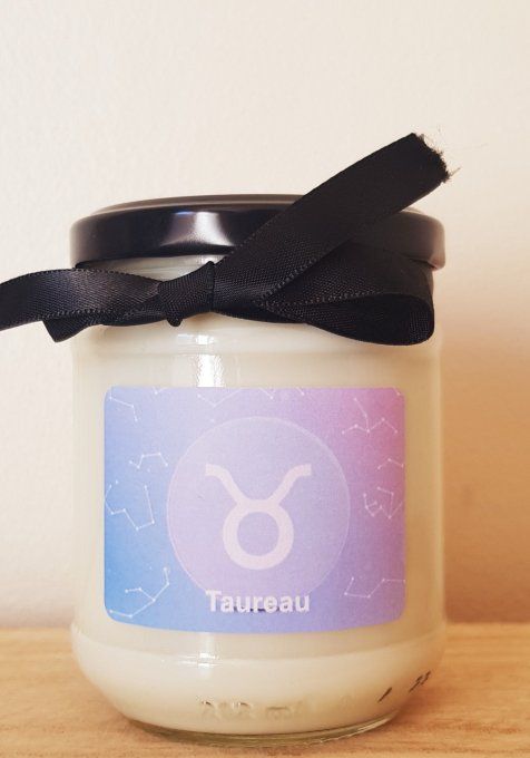 Bougie astrologie Taureau avec porte-clé "Adorable"