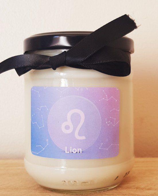 Bougie astrologie Lion avec porte-clé "Poussière d'étoile"