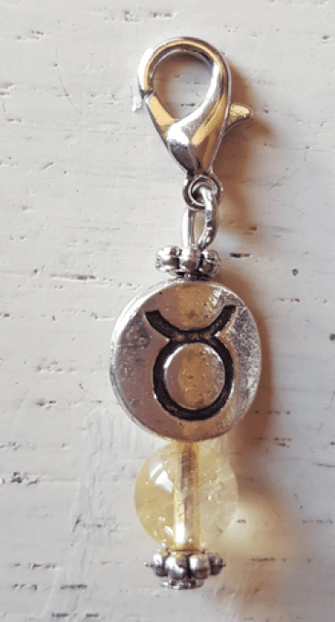 Bougie astrologie Taureau avec porte-clé "Adorable"